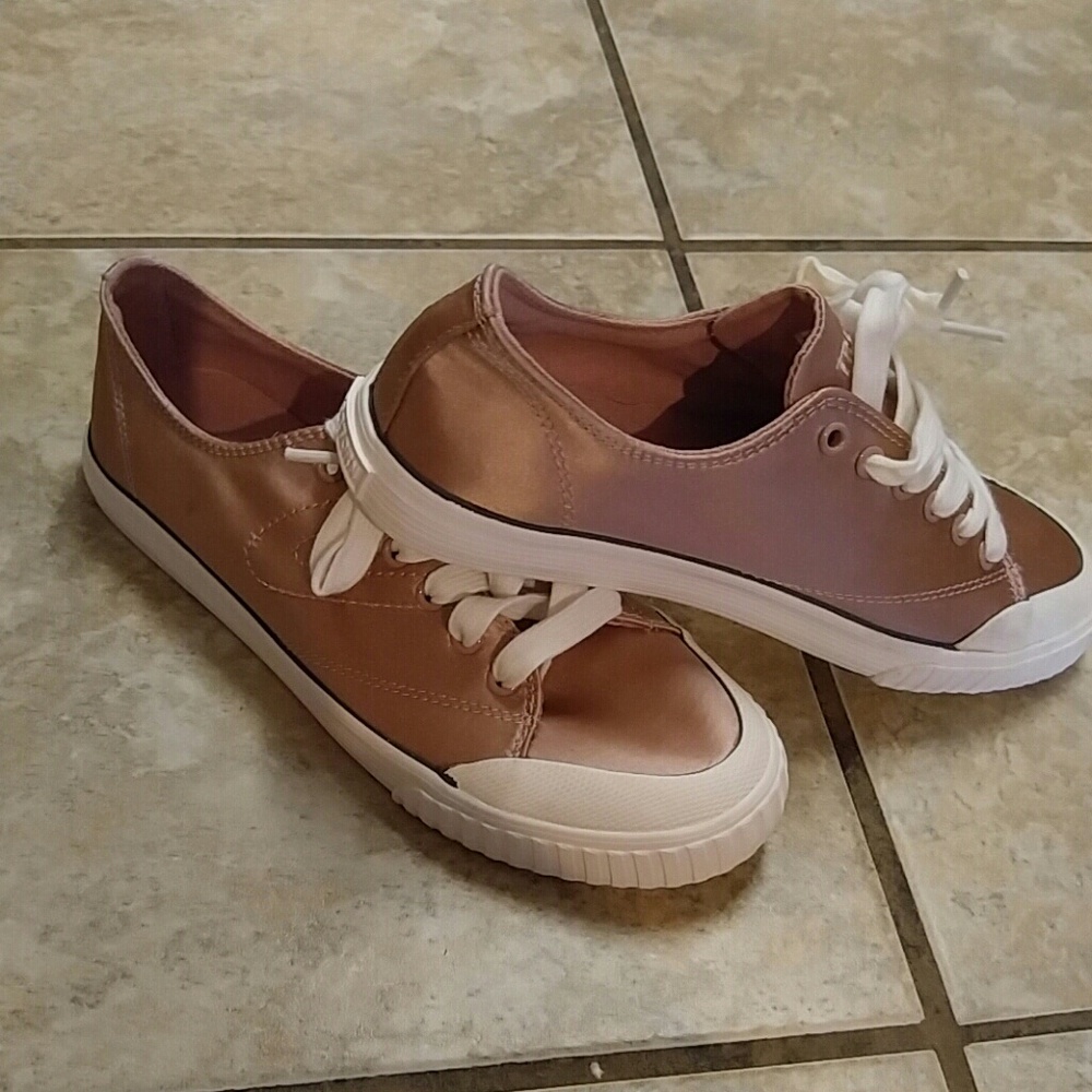 Tretorn womens. Marley 4 shoes sneakers size 6.5